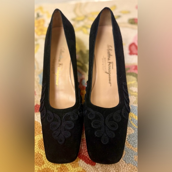 SALVATORE FERRAGAMO Vintage Black Suede Soutache Square Toe Block Heels - Size 8
